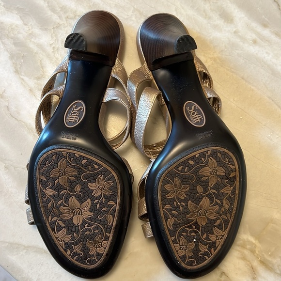 Soft Sandals, Kitten Heel Sz 8 - Picture 7 of 14
